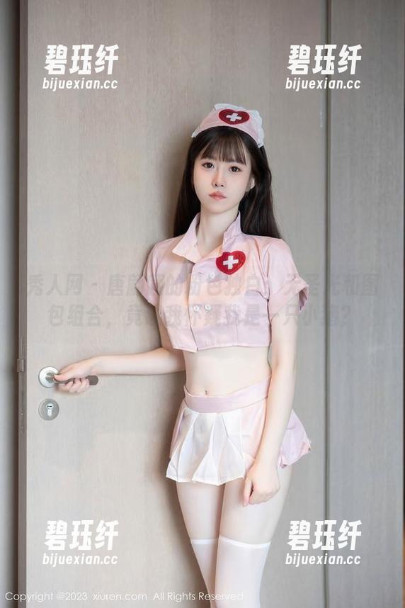秀人网 - 唐翩翩的粉色独白：无圣光和图包组合，竟让我怀疑我是一只小猪？