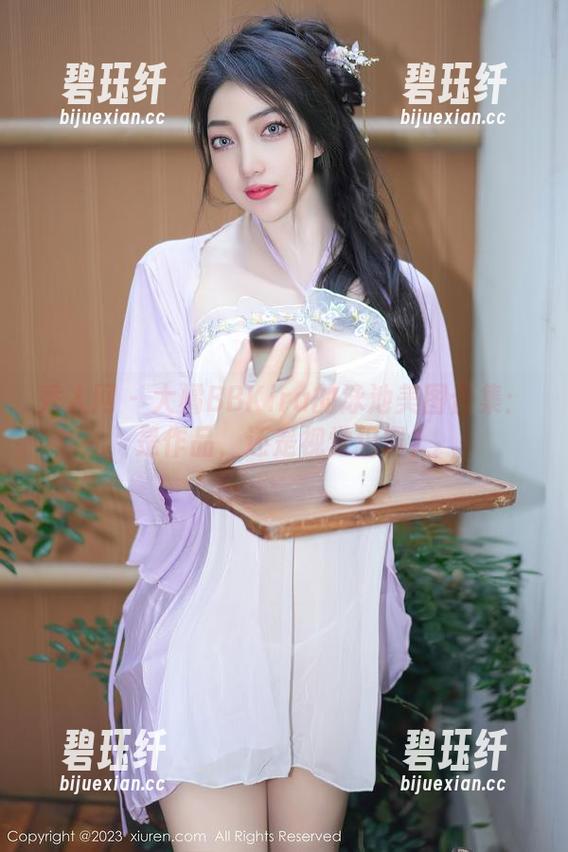 秀人网-大橘BBKira 秀人网 - 大橘BBKira的泳池美图合集:是作品,还是视觉犯罪?