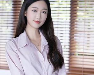 秀人网 – 婚纱？不，婚纱里的小逗逗才是真正的主菜！高清图库等你来围观。