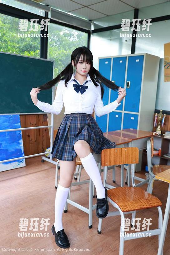 秀人网-李七喜 秀人网 - 李七喜的高跟鞋情缘:高清写真集,品味那一瞬间的尴尬与快乐!