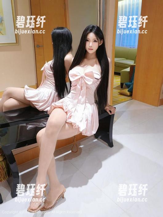 秀人网 - 服装意外！李七喜私房里的裤里丝美图快来围观！