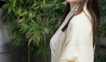 秀人网 – 教室与桃妖天:这个写真图集能否扭转你的学霸命?