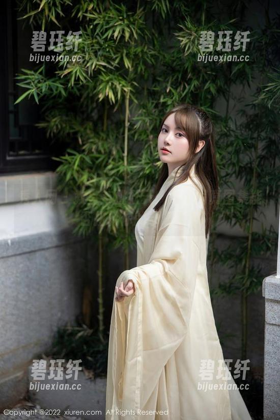 秀人网 - 教室与桃妖天：这个写真图集能否扭转你的学霸命？