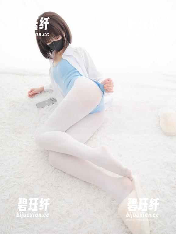 紧急企划 - 小恩的厚白丝写真，真的有打破次元壁的那种气质！