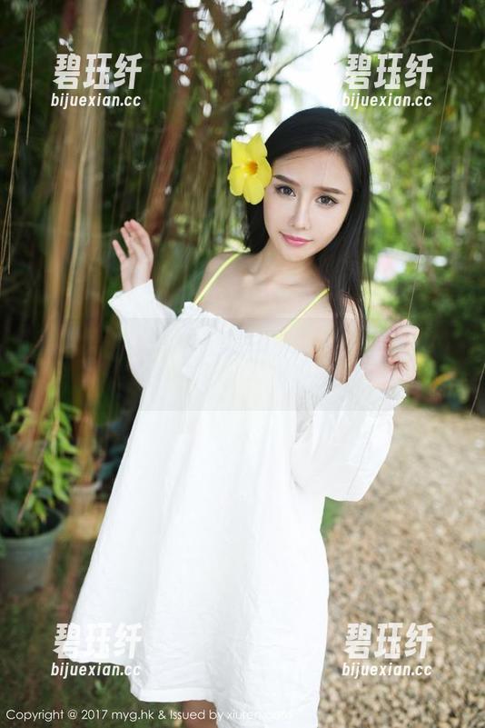 美媛馆-徐子琦Anna 美媛馆 - 白色私拍美图中的徐子琦Anna:你以为是阴天,其实是阳光正好!
