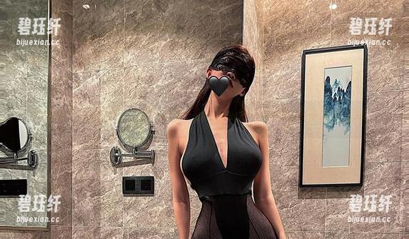 脸红Dearie 微密圈 - 一口寿司,满满美图:脸红Dearie带你玩转味蕾与眼球!