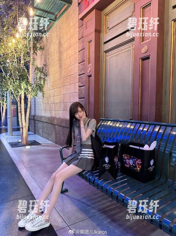 腐团儿Ikaros 图包里有故事:腐团儿Ikaros和她的牛仔裤
