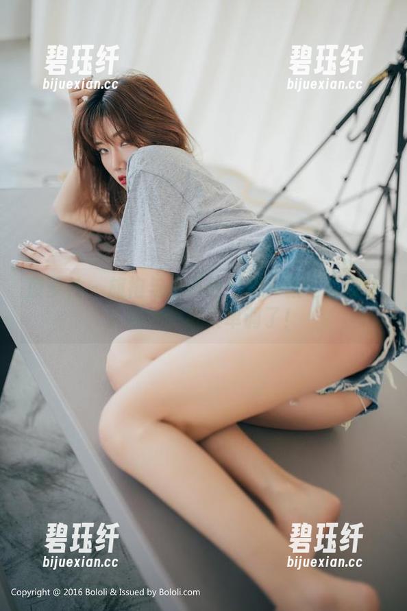 菠萝社-王语纯 菠萝社 - 旗袍与王语纯:每一张写真都让人觉得壁纸太单调了!