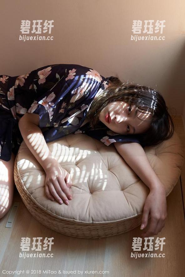 蜜桃社-李宝宝 蜜桃社 - 看李宝宝的秘书!精选美图,心中那点小期待不由自主上来了!