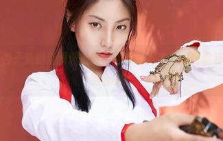 蜜桃社 – 杏子瑜伽新图册上线，看看她是怎么把轻盈与力量完美结合的！