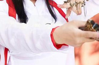 蜜桃社 – 蜜蕊Mary的自拍世界：美图无限，下载后小心被吸引哦！