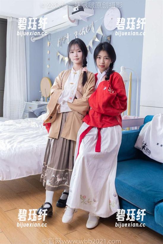 袜啵啵-奶油 袜啵啵 - 看奶油如何用两双板鞋征服镜头,原图中尽是她的独特风格!资源让你全包围!