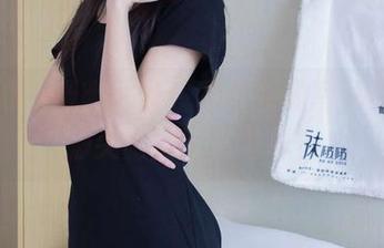 袜啵啵 – 幽幽黑丝：甜甜圈的写真照片，脚尖微加固又怎样？