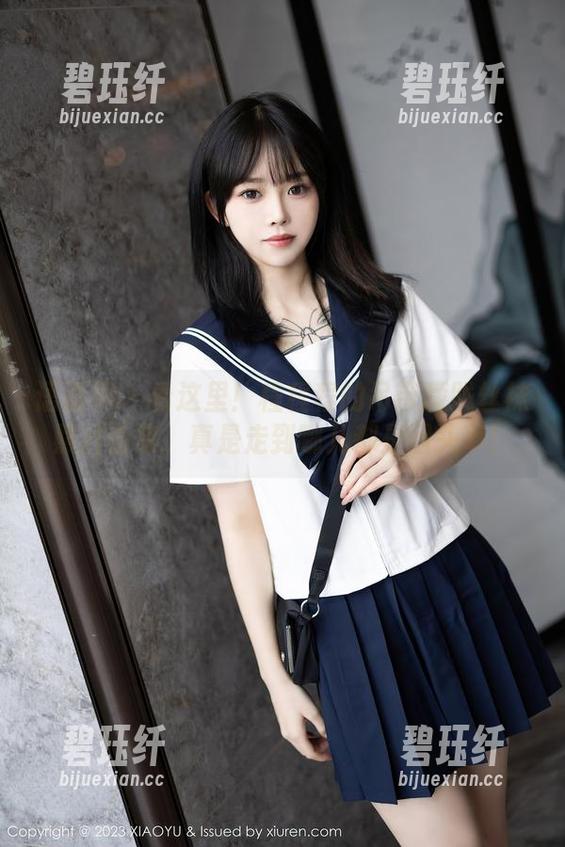 语画界 - 看这里！程程程的吊带朦胧丝袜照片合集，真是走到哪儿都是回头率！