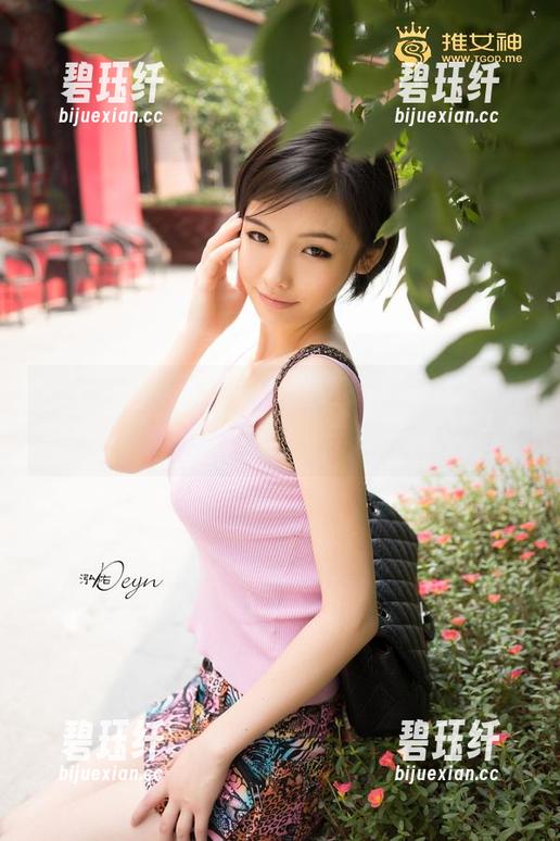 青豆客 - 免费写真！小紫藤的白色系列，仿佛置身于仙境，白得让人怀疑人生。
