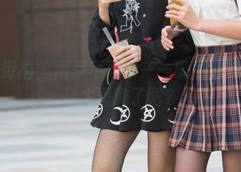 魔镜街拍 – 雨季不再来——凯恩的写真分享太勇敢了吧？