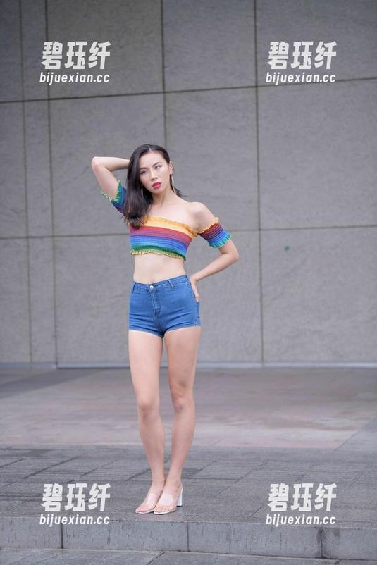 魔镜街拍-婷婷 魔镜街拍 - 销售主管与粉裙的日常更新:原图里的婷婷,真是妥妥的职场女神!