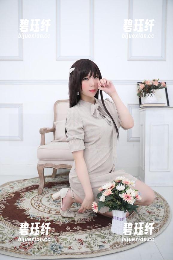 鹿野希的黑丝吊带袜：无圣光特供，套图带来无限想象！